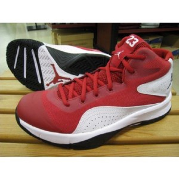 Red and white Jordan Court Vision 00 Size 13 - Picture 3 of 3